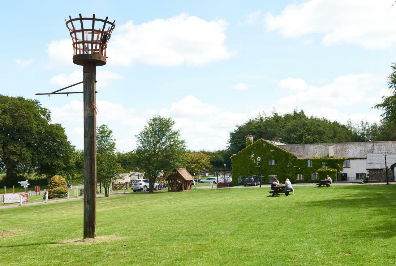 Raleghs Cross Inn Clatworthy Rom bilde